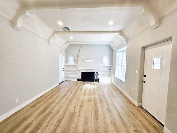 3rd image of 411 N Palm Ave #A