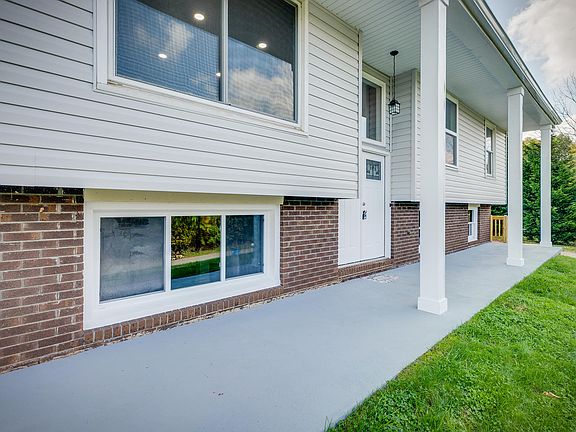 2nd image of 4609 Woodcliff Dr