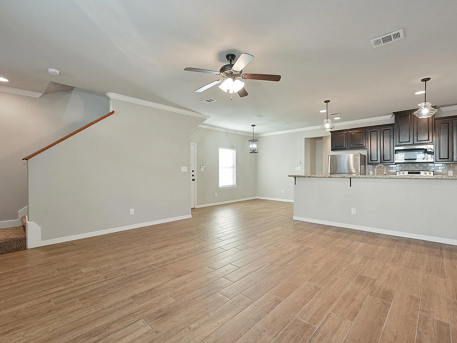 401 Ash St — Photo 3