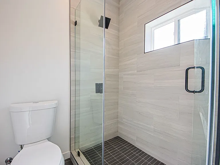 5233 Satsuma Ave — Photo 37