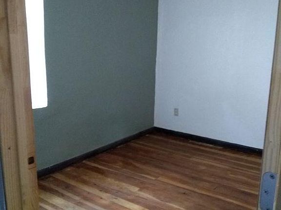 3rd image of 1605 S Gonzales St #X