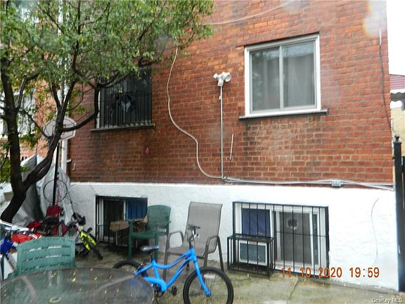 3rd image of 2560 Bronxwood Ave