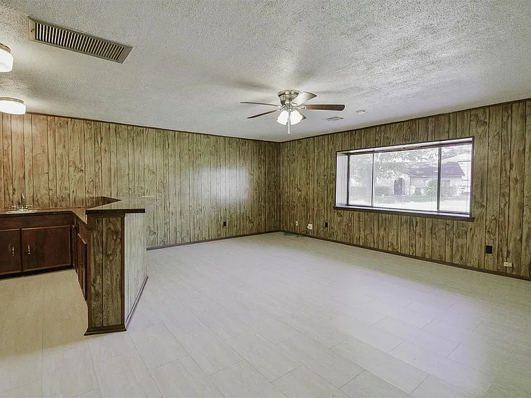 13915 Roundstone Ln — Photo 19