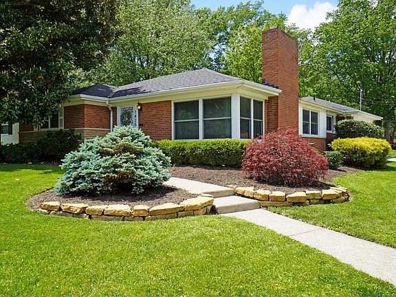 3rd image of 1425 Mayland Dr