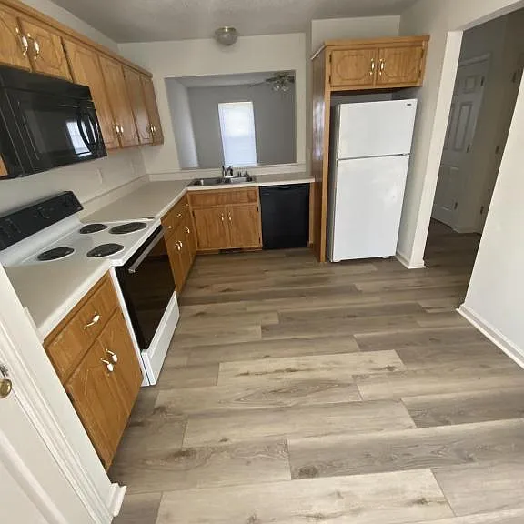 225 Tree Line Dr — Photo 5