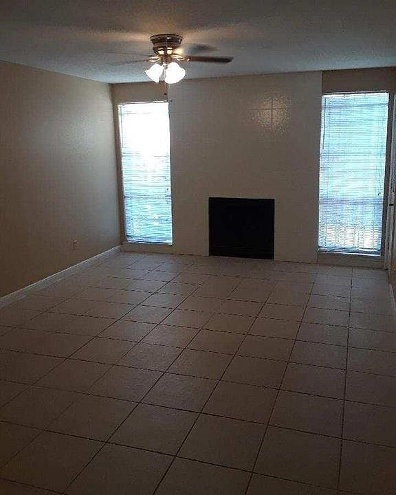 1st image of 12500 Sandpiper Dr APT 221