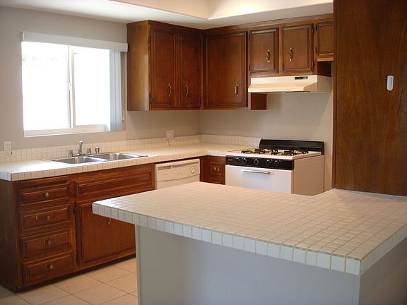 3rd image of 226 S Kendall Way