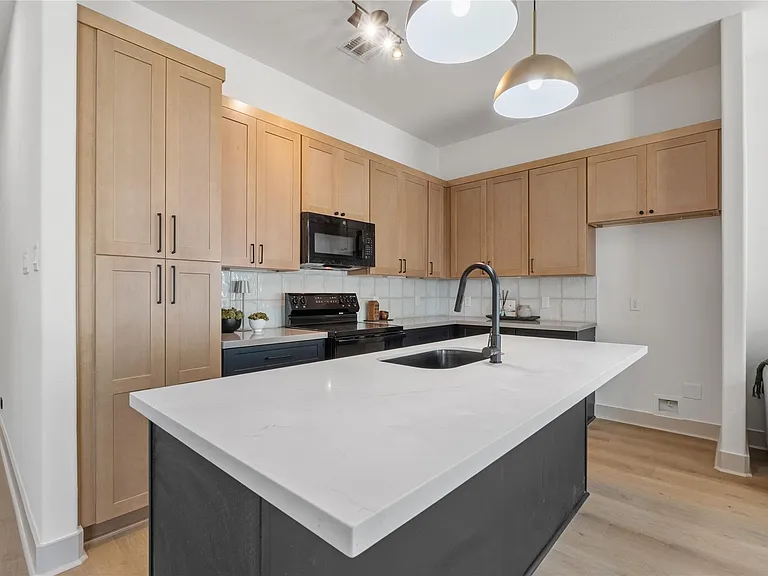 4214 Clover St — Photo 14