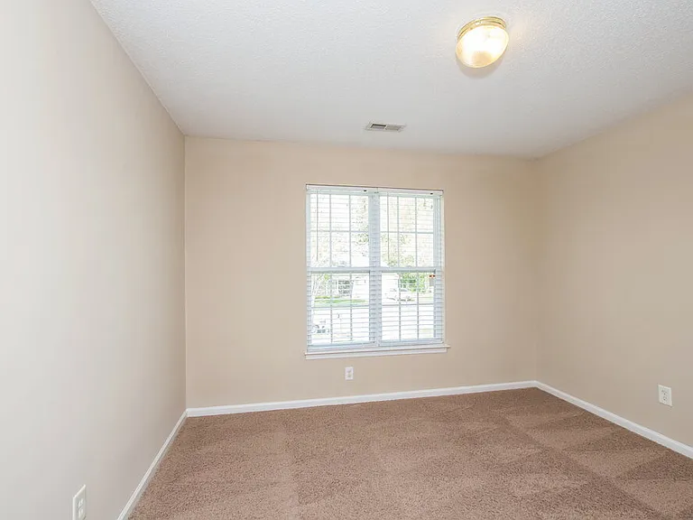 326 McGinn Grove Dr — Photo 12
