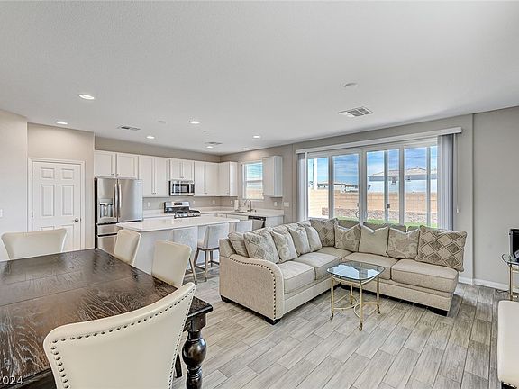 5th image of 4090 Painted Lady Ave