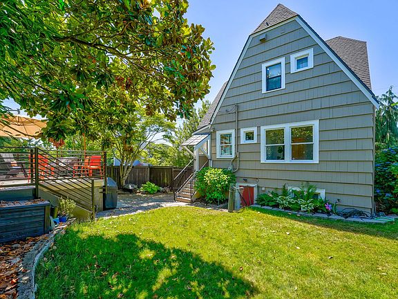 3rd image of 3234 14th Ave S