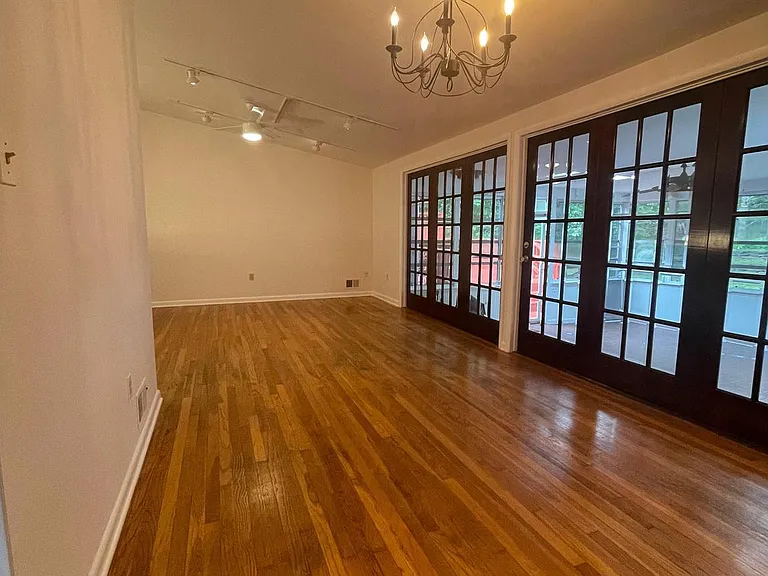 112 Claybrook Dr — Photo 14
