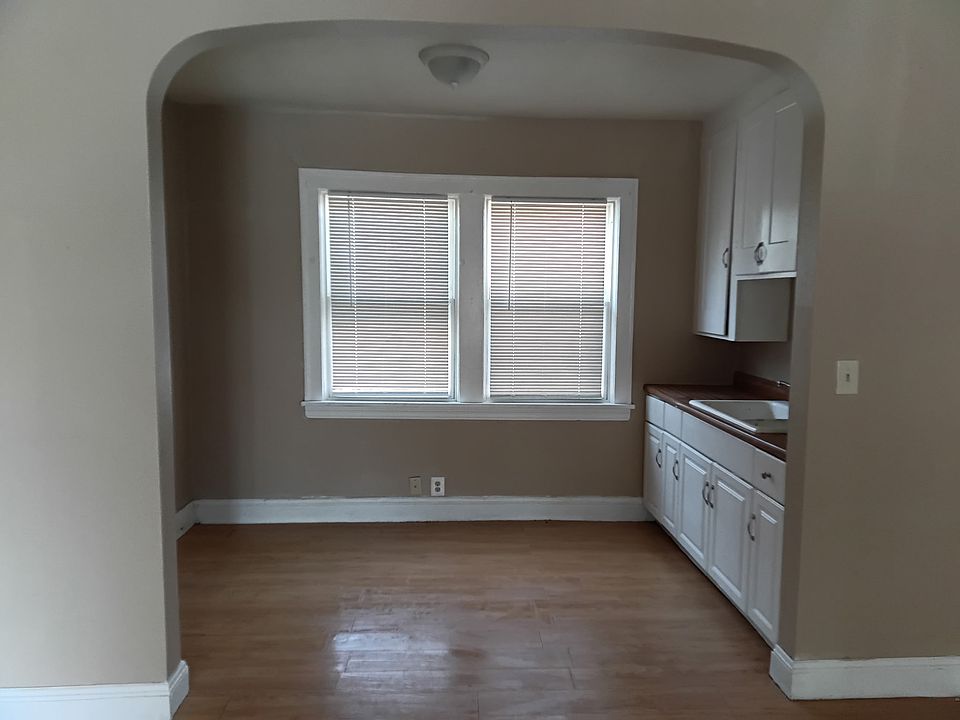 1st image of 3815 W 33rd St