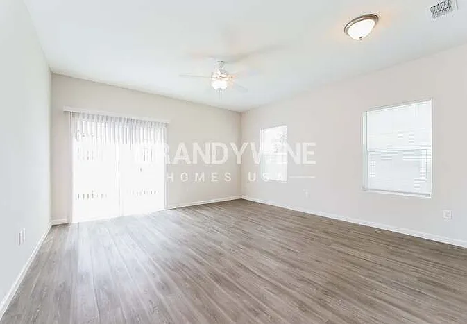 4 bed, 2.5 bath, 1549 sqft, $2,149 — Photo 4