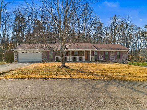 2nd image of 1950 Seven Oaks Dr