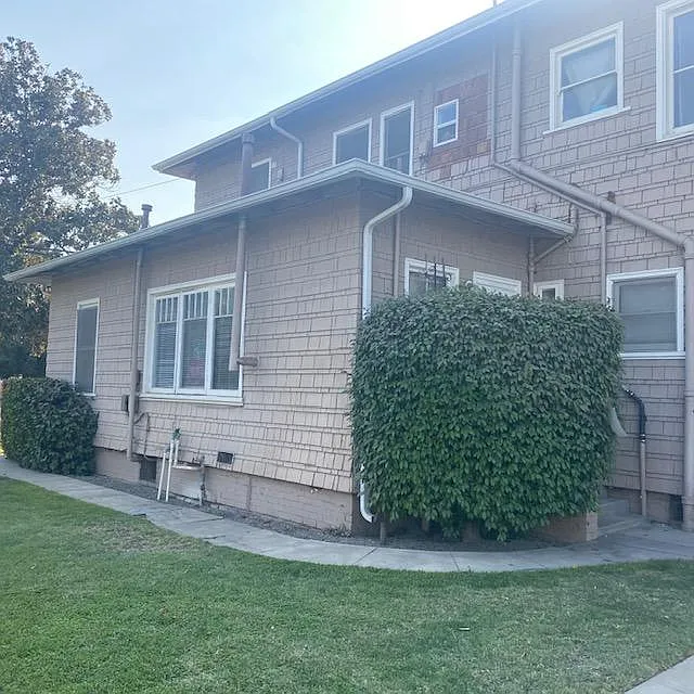 Building Photo - 1143 E Olive Ave #2