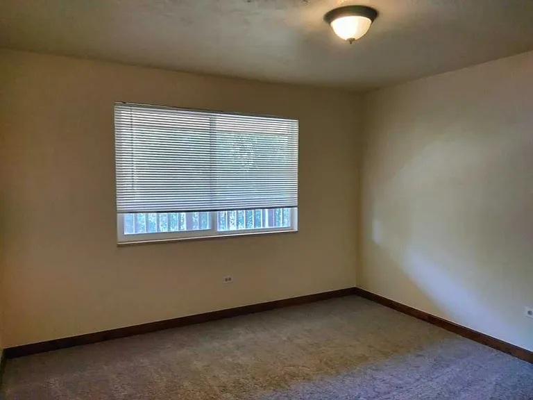 1143 Lamar St — Photo 12