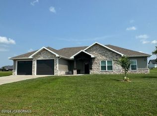 912 Angelas Ct, California, MO 65018