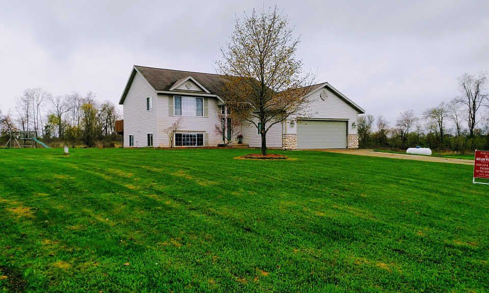 1st image of 16069 Outback Dr NE