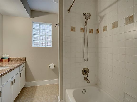 5th image of 5911 Petty St
