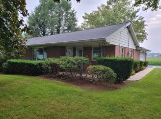 390 Akron Rd, Ephrata, PA 17522