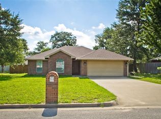 513 Molly Ln, Lindale, TX 75771