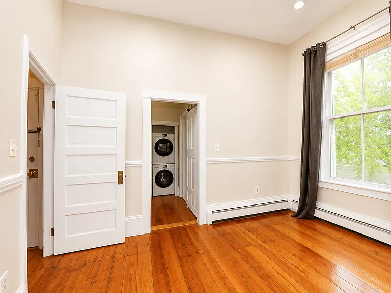73 Main St #7 — Photo 5
