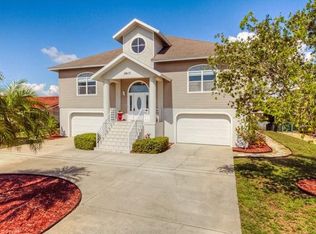 3907 Royal Palm Dr, Bradenton, FL 34210