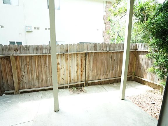 4th image of 530 S Euclid Ave APT 1