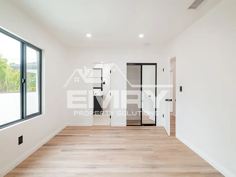 9135 Arrington Ave — Photo 16