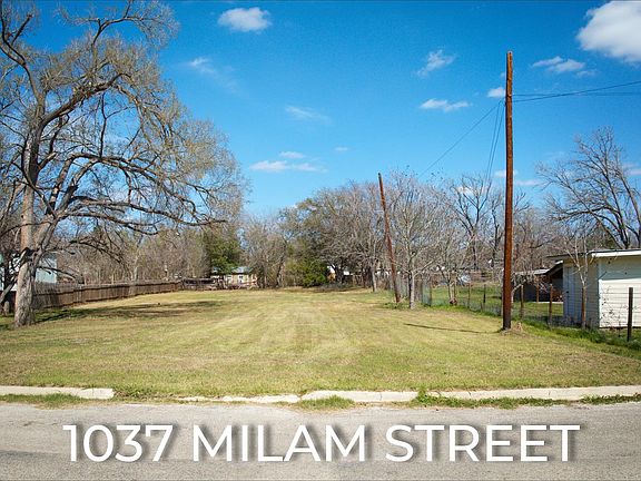 3rd image of 1037 Milam St