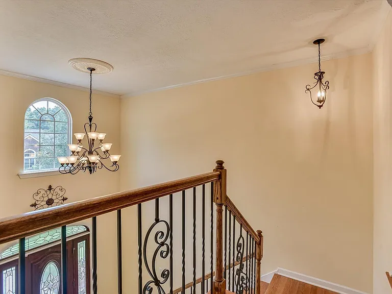 2103 Wythe Dr — Photo 32