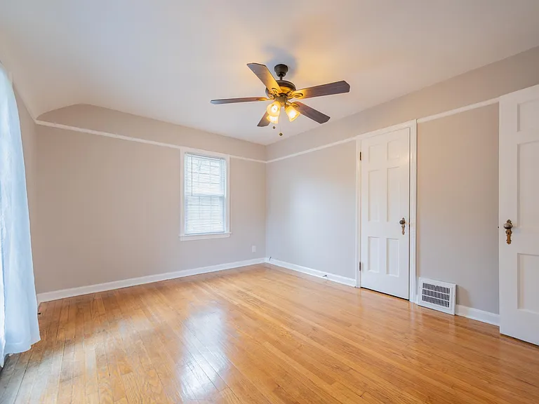1200 Brentwood Rd — Photo 23