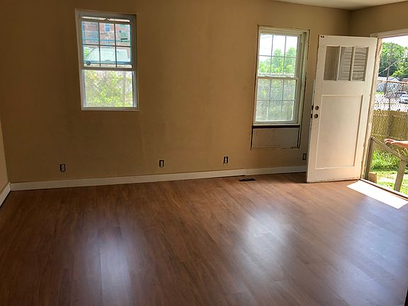 5th image of 2505 Pirtle St