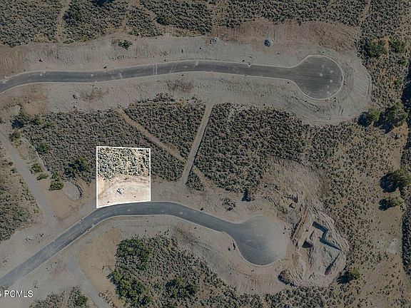 2nd image of 1227 E Wildflower Cir