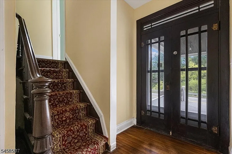 3 bed, 2.0 bath, $2,500 — Photo 4