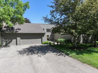 260 Leeds Dr, Barrington, IL