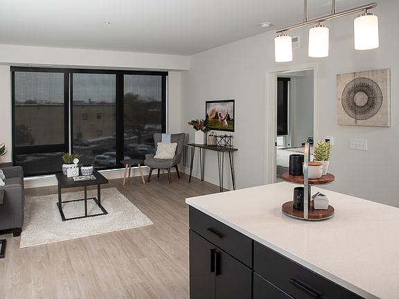3rd image of 1020 3rd St N #1B-1Ba-618Sqft