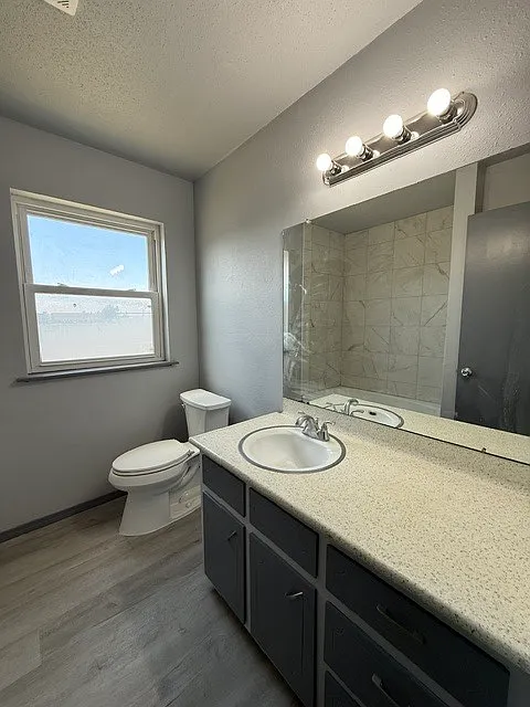 5440 48th Street - 1 — Photo 3