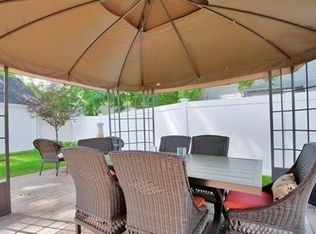 14 Page Pl, Woburn, MA 01801