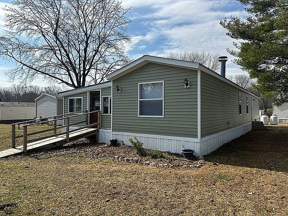 2nd image of 5772 Pfeiffer Cir