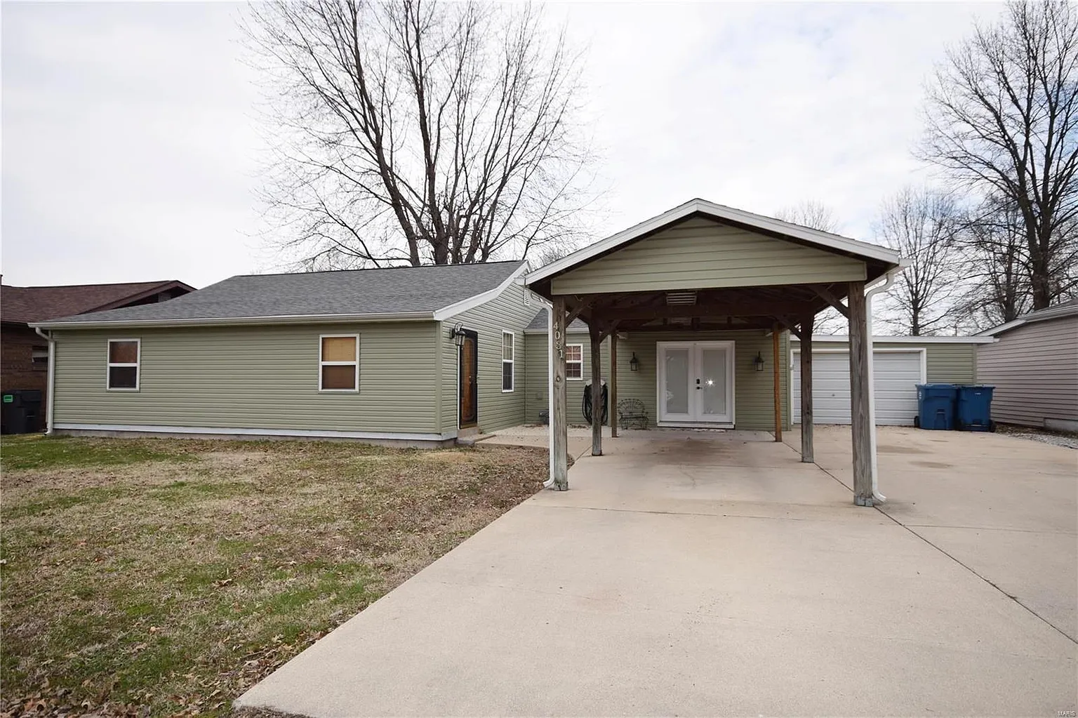 4031 Garden Ln photo 1
