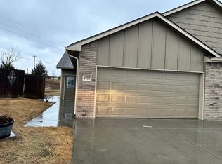 4727 N Hillside Ct, Wichita, KS 67219