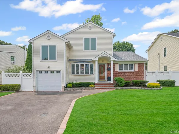 22 Terry Street, Hicksville, NY 11801