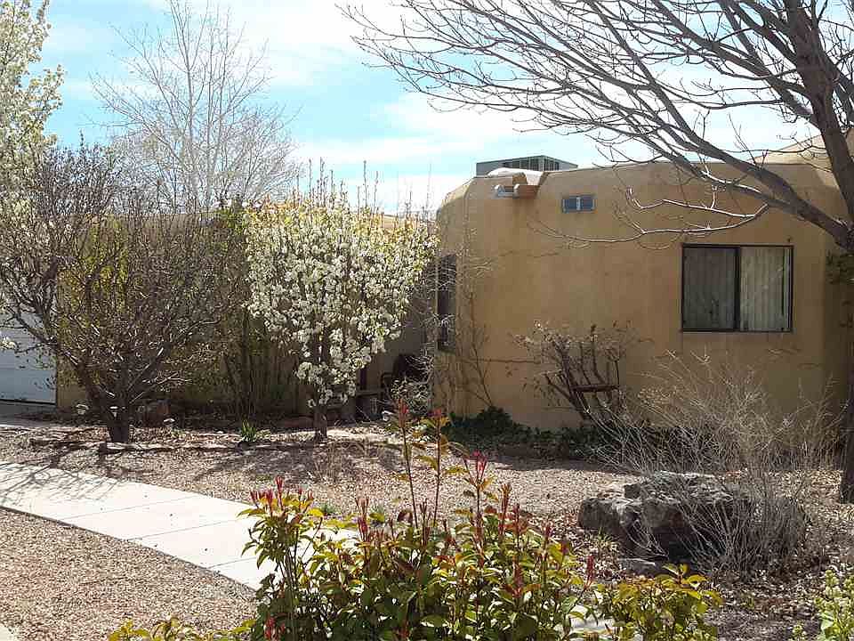 1st image of 2440 Calle Amelia