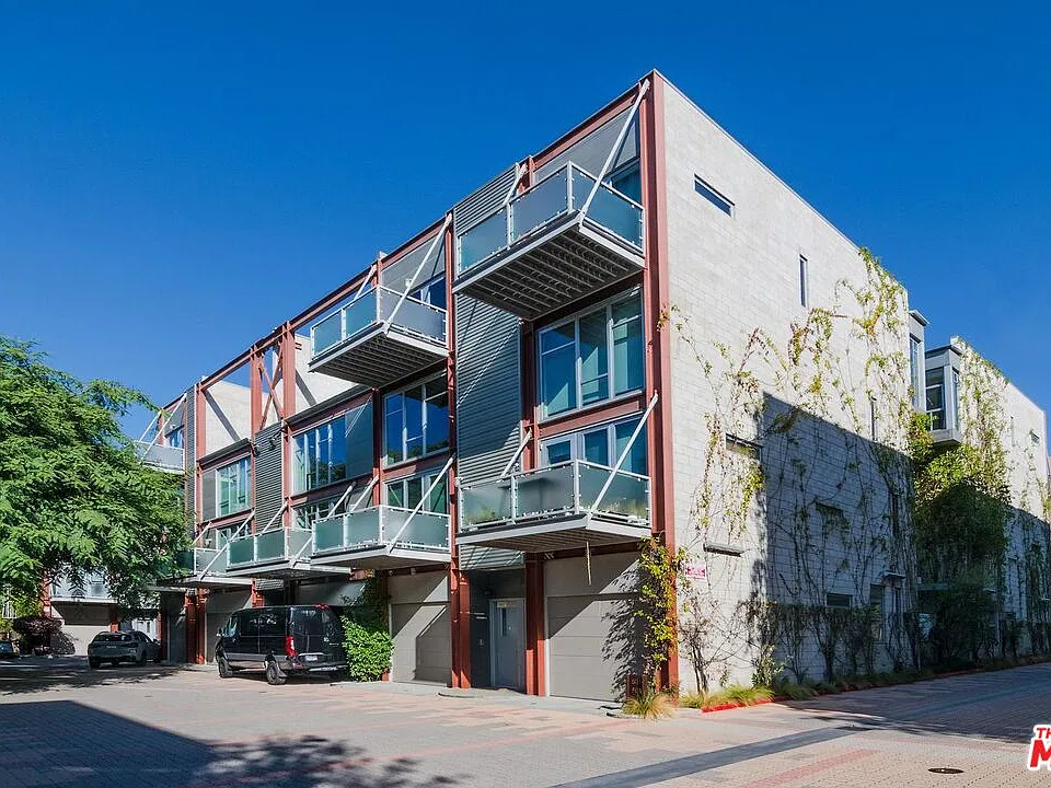 3450 Cahuenga Blvd W #502
