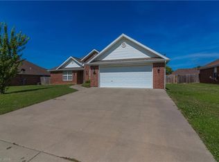 785 Asboth St, Pea Ridge, AR 72751