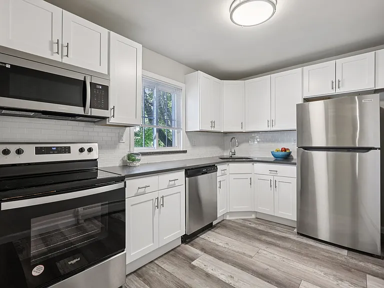 Village Green Apartments — Photo 19