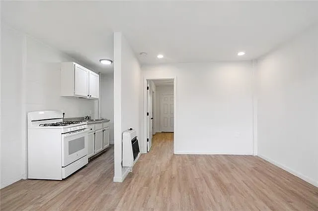 1 bed, 1.0 bath, 465 sqft, $895 — Photo 4