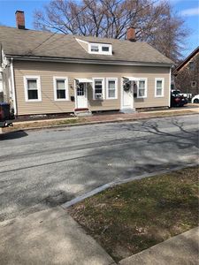 47 Maple St, Cranston, RI, 02910